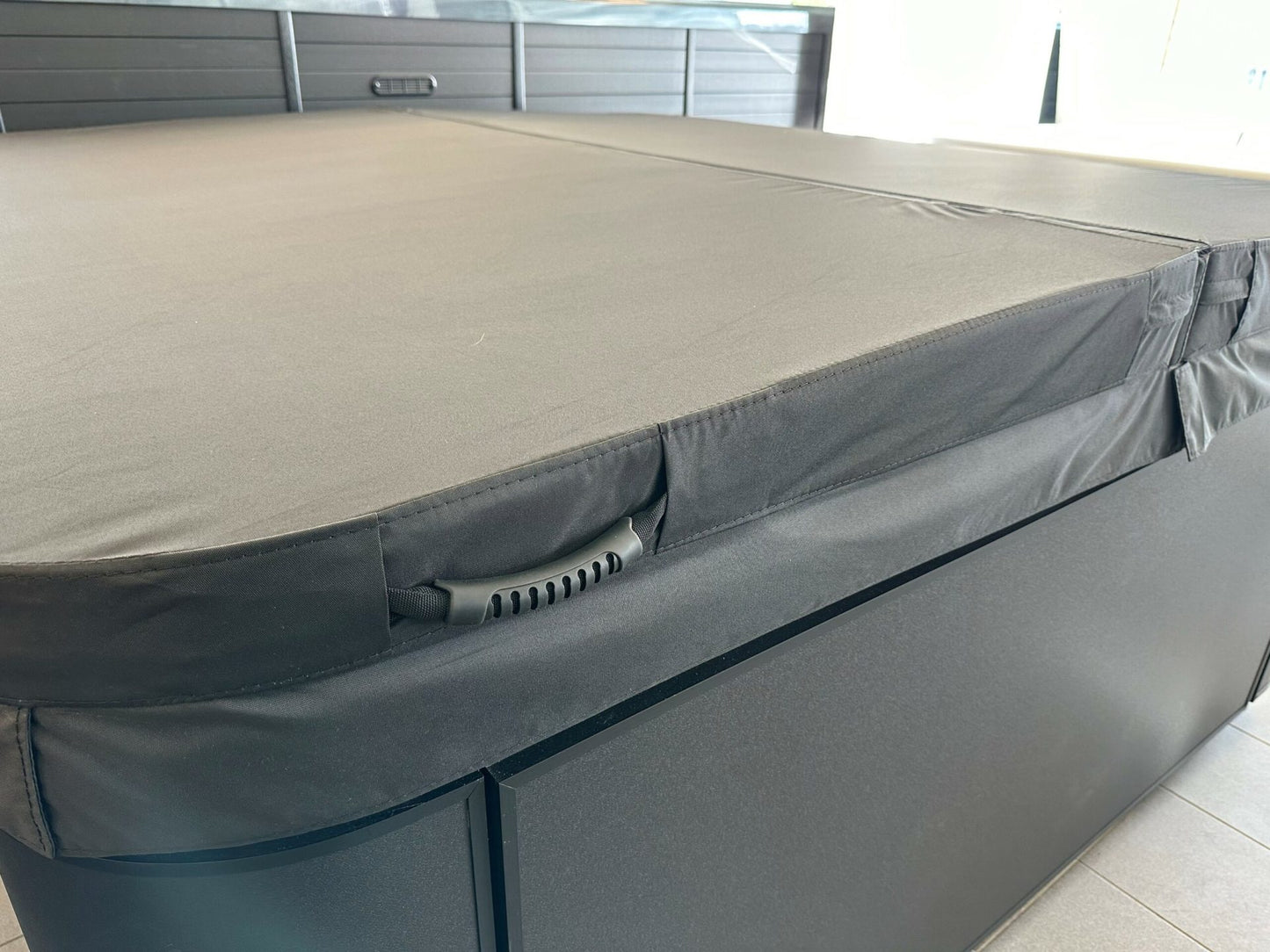 Thermolokk 230×230 cm. Radius 27, Weather Shield